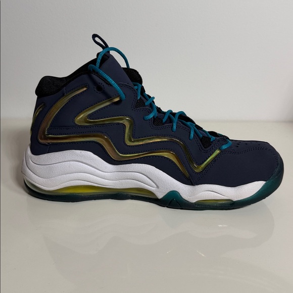 NIKE Air Pippen - US Mens 10 - Picture 6 of 11